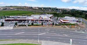 Great South Road - Boutique fashion shops through to fast food outlets at two prominent Auckland shopping and hospitality precincts are up for auction on March 30.